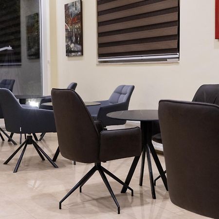 Hotel Luxor Priştine Dış mekan fotoğraf