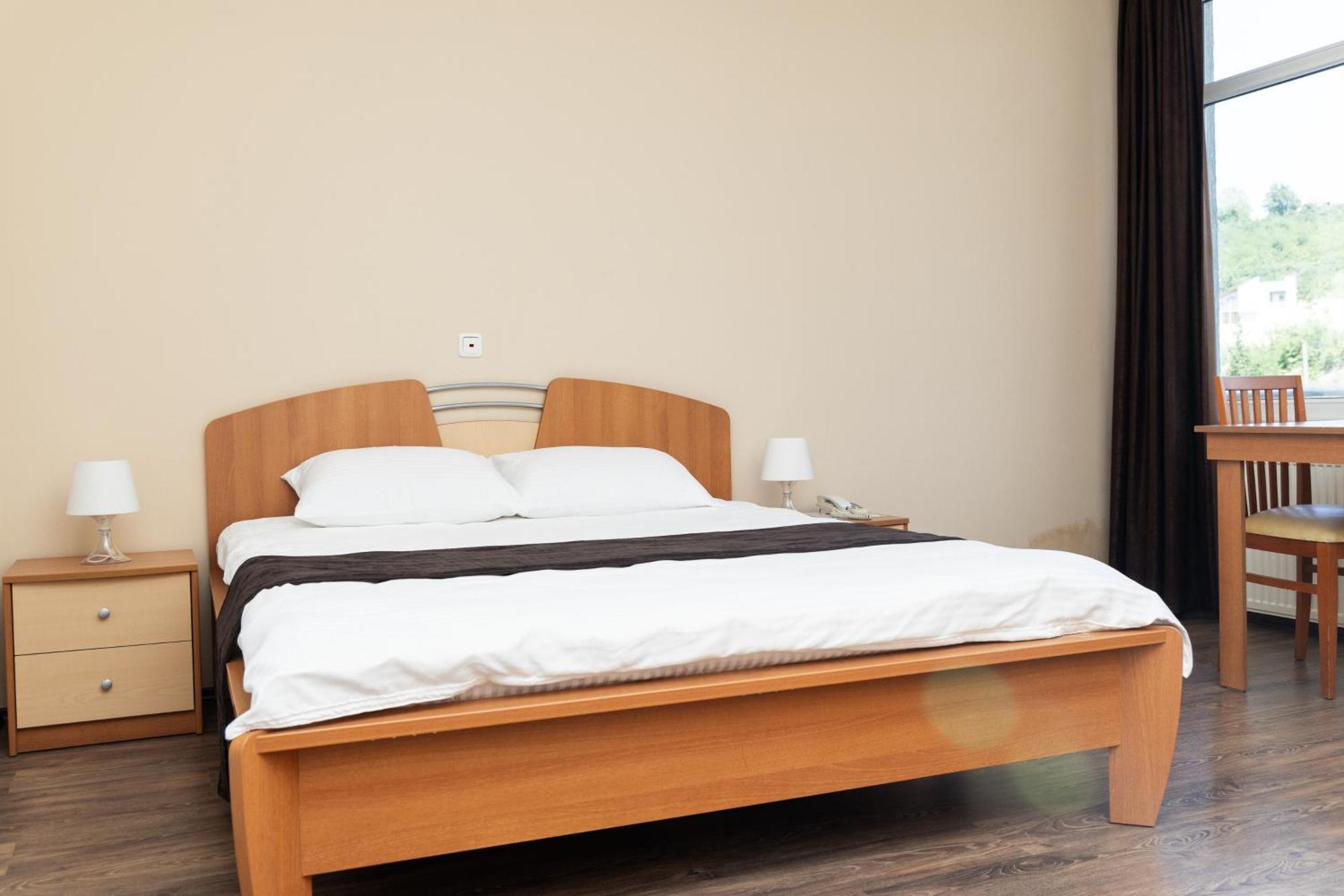 Hotel Luxor Priştine Dış mekan fotoğraf